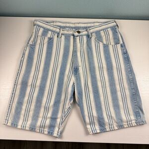 Wrangler 100% Cotton Blue and White Striped Shorts Men’s Size 33 / 34